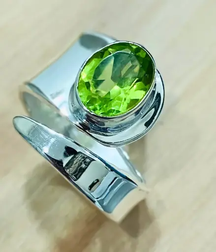 Bague Péridot facetté en Argent 925